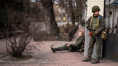 Ukraine Soldiers Battle Russian Troops in Capital - The Moscow Times