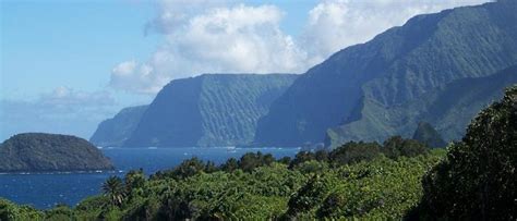 Hiking in Hawaii: St. Damien's Kalaupapa Peninsula on Molokai