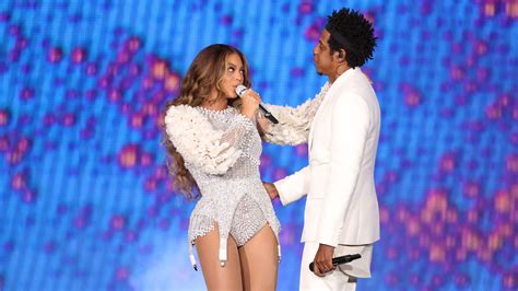 Concert review: Beyonce and Jay-Z offer On the Run II Tour