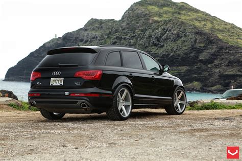 A Touch of Style on Audi Q7 with Custom Accessories — CARiD.com Gallery