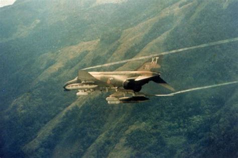 USMC F-4 Phantom over Vietnam. | Smokin' Aviation | Pinterest