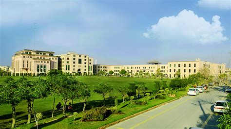 UMT - University of Management and Technology