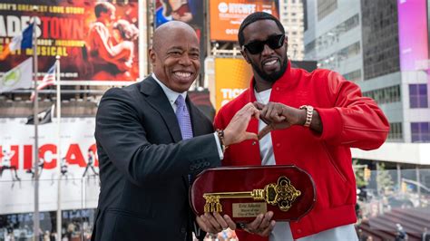 Sean ‘Diddy’ Combs given key to NYC by Eric Adams in Times Square – NBC ...