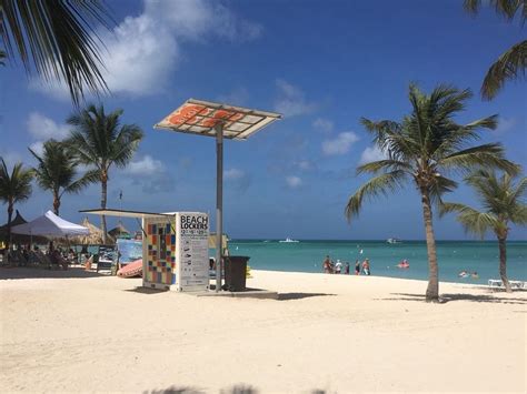 Beach lockers: security and service on the beach | Mobile Locker