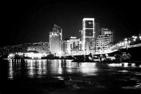 Beirut skyline at night. | Liban