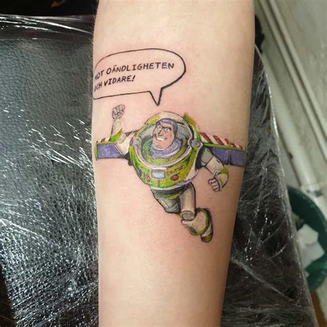 Buzz Lightyear, mot oändligheten och vidare! ... | Tattoos, Buzz lightyear, Piercing