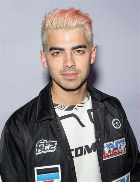 Joe Jonas New Hair Color iHeart Radio Music Awards - Joe Jonas Black Hair Transformation | Teen ...