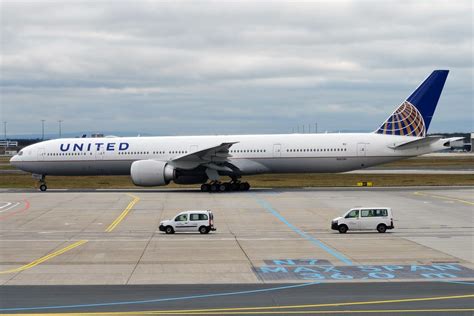 United Airlines Fleet Boeing 777-300ER Details and Pictures