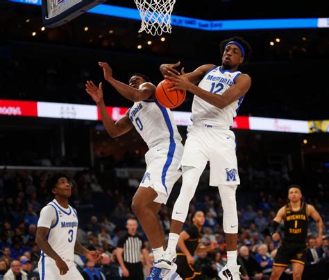 Mikey Williams basketball dunk: Watch Memphis signee's poster jam