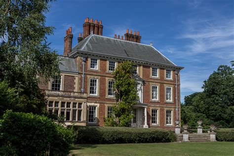 Forty Hall, Enfield © Christine Matthews cc-by-sa/2.0 :: Geograph Britain and Ireland