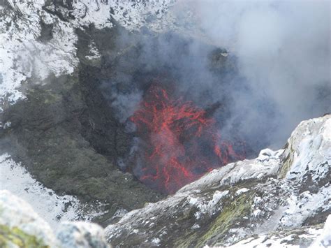 Antarctica Only Active Volcano Has Lava Lakes On The Surface New Study Reveals Why