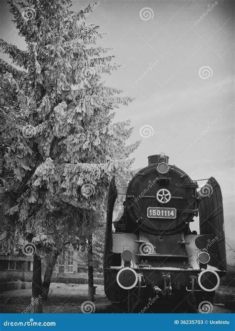 Old steam locomotive editorial stock photo. Image of platform - 36235703