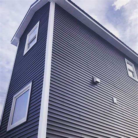 Mitten (@MittenSiding) | Twitter | Vinyl siding colors, Grey vinyl ...