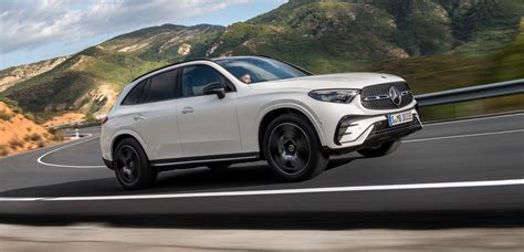 2025 Mercedes-Benz GLC 350e plug-in hybrid revealed with a long EV ...