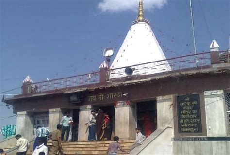 आज का रहस्य:काफी रहस्यमयी है मैहर माता का मंदिर, जहां सैकड़ों सालों से ...