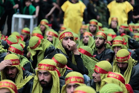 Ashura 2014: Shi'ite Muslims Flagellate Themselves With Swords, Chains ...