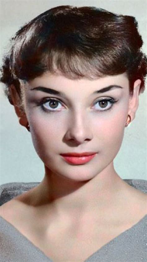 Audrey Hepburn - Classic Actresses Photo (41680746) - Fanpop