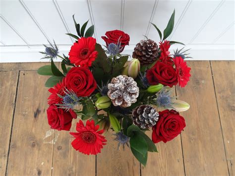 Gorgeous Christmas Bouquets - Kezzabeth | DIY & Renovation Blog