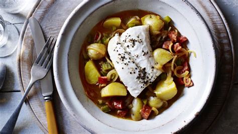 Hake with chorizo and potatoes (Merluza à la Gallega) recipe - BBC Food