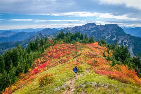 Fall color is in full force in PNW! Time to get out of the city for a breather. : r/SeattleWA