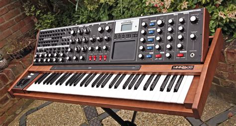 Moog Voyager XL | RL Music