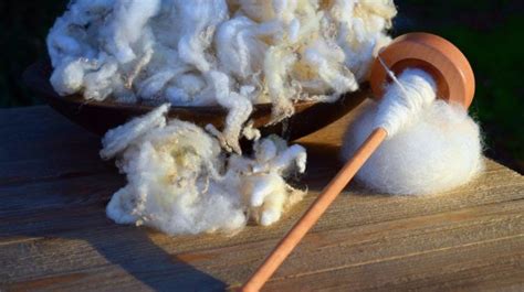 Spinning yarn how to spin raw wool into yarn – Artofit