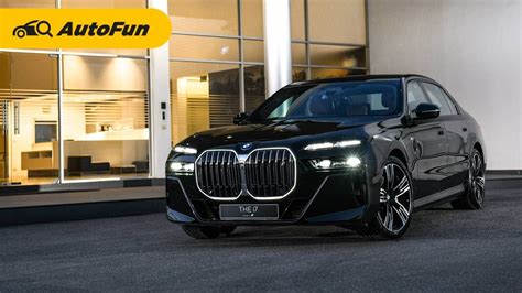 BMW i7 2023 Sudah Mendekat ke Indonesia, Sedan Listrik yang Bisa Nonton ...