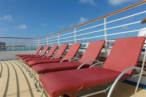 Pool Deck on Royal Caribbean Voyager of the Seas Cruise Ship - Cruise ...