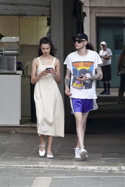 Margaret Qualley and Pete Davidson - Out in Venice-02 | GotCeleb