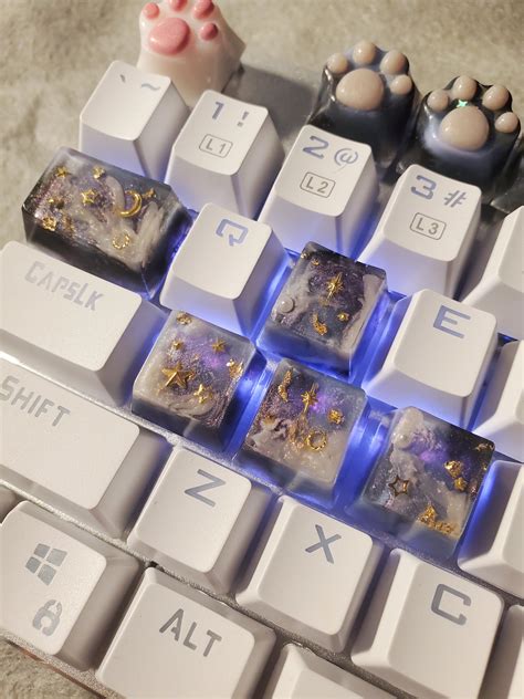 [For Hire] Custom Resin keycaps! Basic keys start at $15! : r/starvingartists