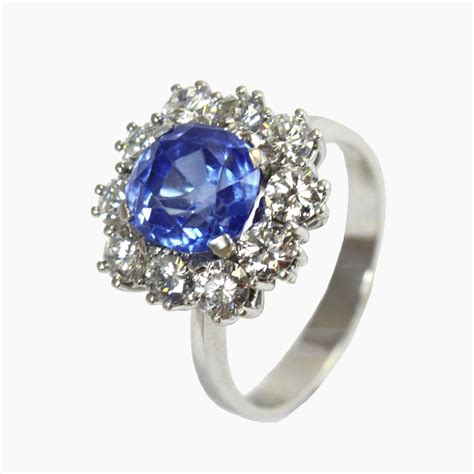 Rare Kashmir Sapphire Diamond Gold Ring For Sale at 1stdibs