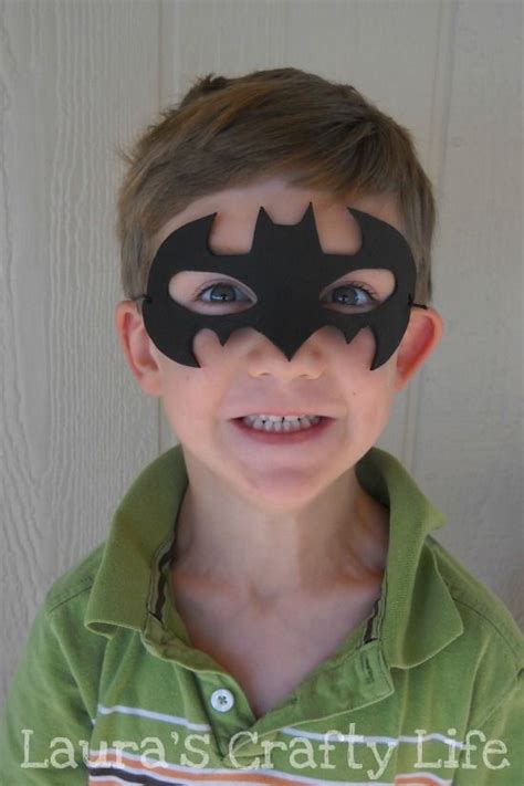 Máscaras con gomaeva | Batman mask, Batman costume diy, Batman diy