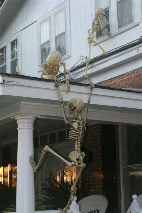 Skeletons B&E | Halloween diy outdoor, Halloween skeletons, Halloween ...