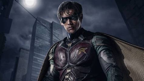 Badass New Photo of Robin From TITANS and All The DC Universe Details Revealed! — GeekTyrant