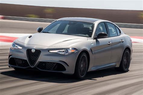 2019 Alfa Romeo Giulia Review - Autotrader