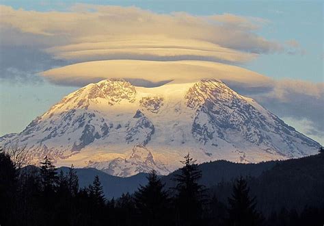 Lenticular clouds – the truth is out there | WSU Insider | Washington ...