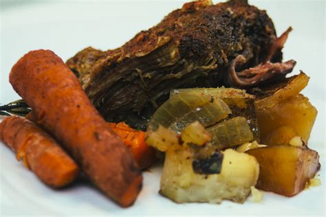 Slow Cooker Chuck Roast-9 - Bachelor Cooking