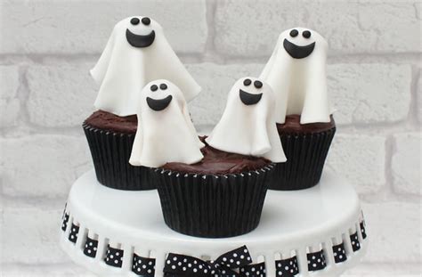 How to make Halloween ghost cake decorations