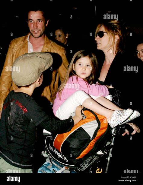 Noah Wyle, Owen Wyle, Auden Wyle and Tracy Warbin Noah Wyle and family ...