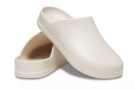 Minimalist Mainstream Foam Clogs : Crocs Dylan Clog