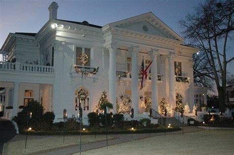 Alabama Governor's Mansion opens for Candlelight Tours