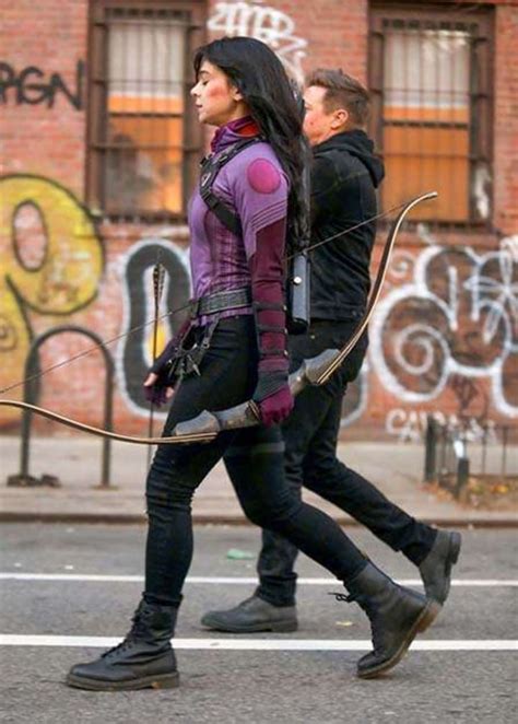 Hawkeye Hailee Steinfeld Marvel - Hailee Steinfeld Plays Kate Bishop In Marvel's Hawkeye Tv Show ...