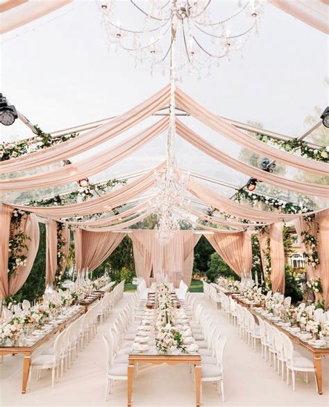 Loving this soft airy wedding decor😍 It’s just perfect for summer☀️ ...