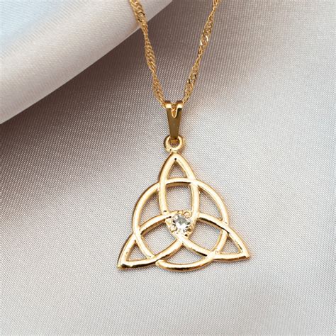 Trinity Celtic Knot Necklace (Gold) | Moonlistic