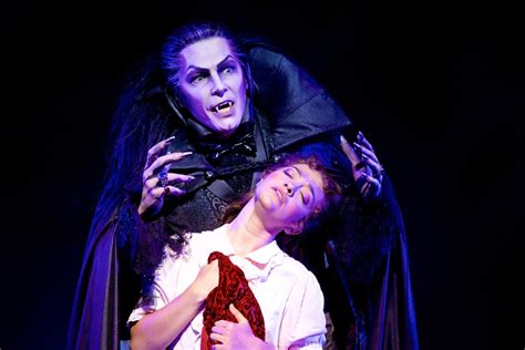 Musical Tanz der Vampire. Theater an der Elbe. Tickets, Saalplan, Anfahrt