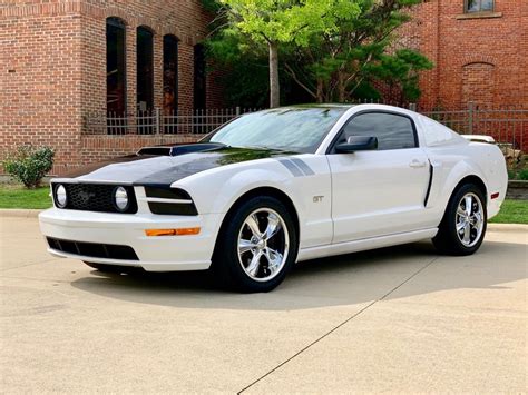 2006 Ford Mustang | American Muscle CarZ