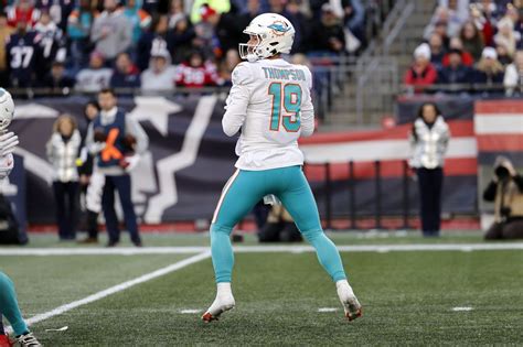 1/6/23 UPDATE: Who will start at quarterback for the Miami Dolphins on ...