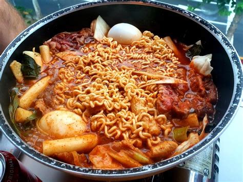 Insanely spicy and fresh, traditional Korean dish - tteokbokki with ...