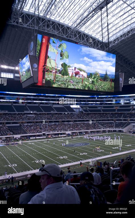 Cowboys Football Stadium Stock Photo - Alamy