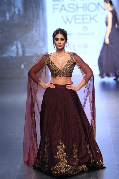 Ridhi Mehra at Lakmé Fashion Week winter/festive 2016 | Vogue India ...